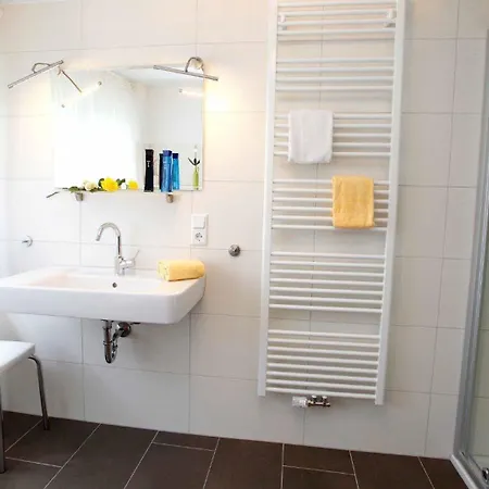 Konukevi Haus Astenblick 4*