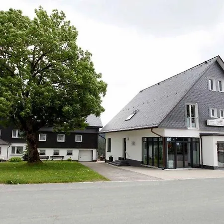 Haus Astenblick 4*